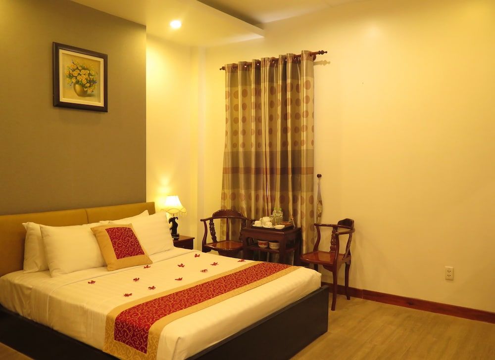 undefined Sunflowers Hotel 7