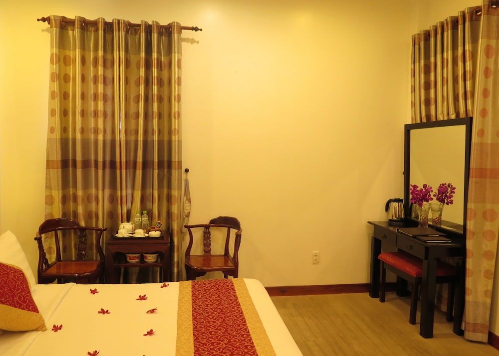 undefined Sunflowers Hotel 2