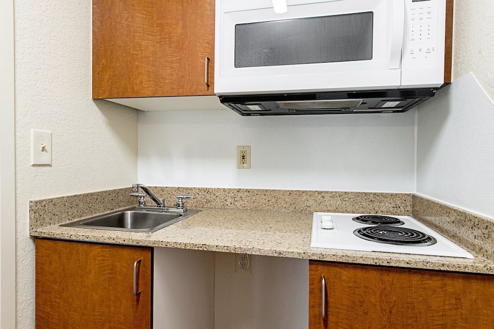 HomeTowne Studios Tacoma - Puyallup