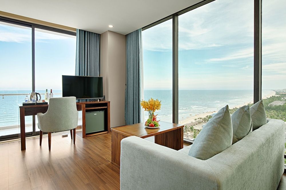 undefined Yarra Ocean Suites Danang 9