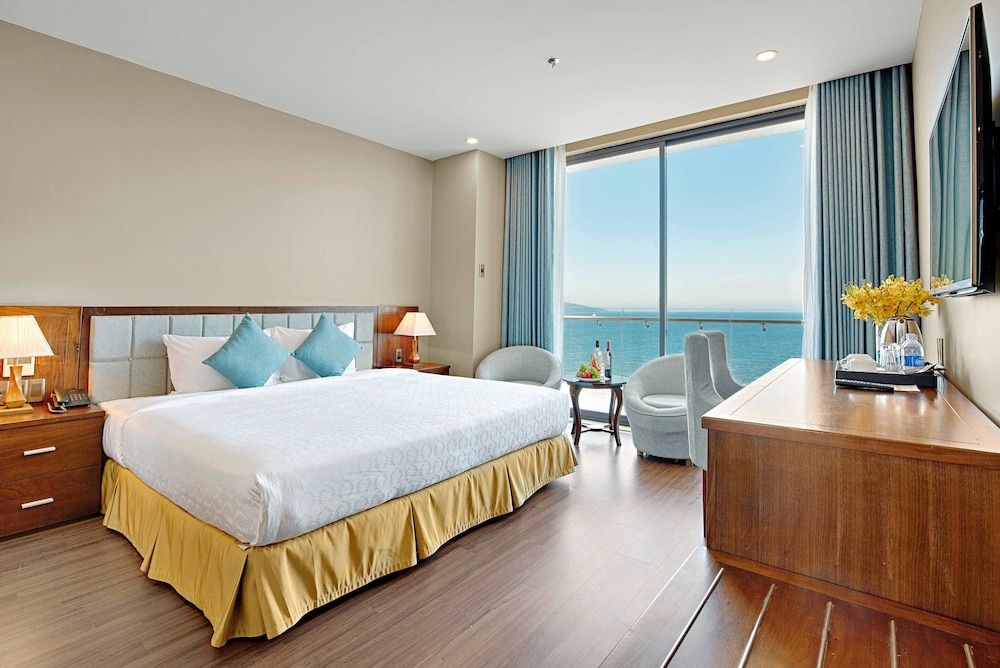 undefined Yarra Ocean Suites Danang 3