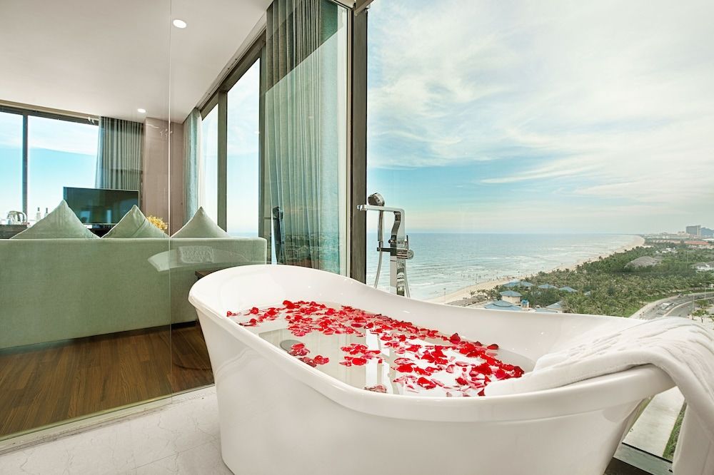undefined Yarra Ocean Suites Danang 8