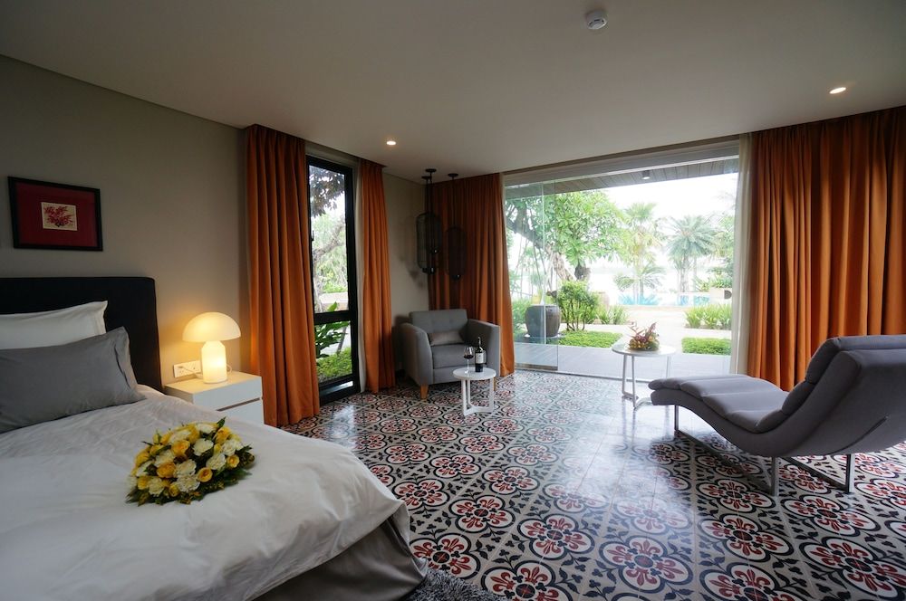 Plumeria Queen Garden View