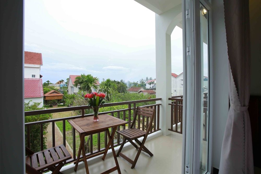 La Uy Villa Superior Double Room, Balcony 5