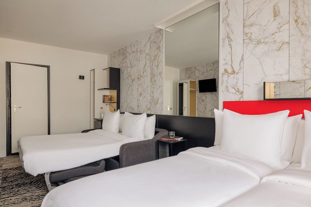 Comfort Room (1 Double Bed 2 Single Beds)