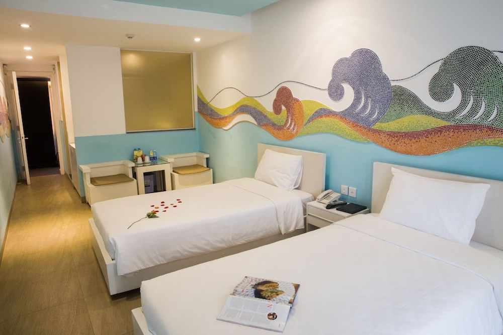 Thang Long Espana Hotel Deluxe Double or Twin Room, 1 Bedroom, City View 7