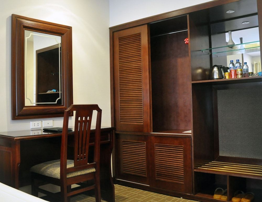 Thang Long Espana Hotel Deluxe Double or Twin Room, 1 Bedroom, City View 19