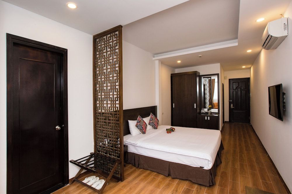 Family Room, 2 Bedrooms, City View