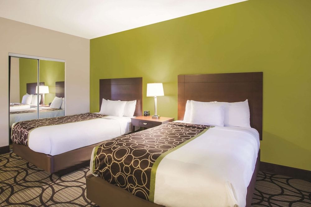 Deluxe Room, 2 Queen Beds, Non Smoking (Deluxe Family Room)