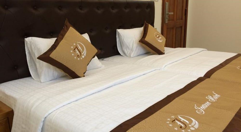 Jeanne Hotel Deluxe Twin Room 2