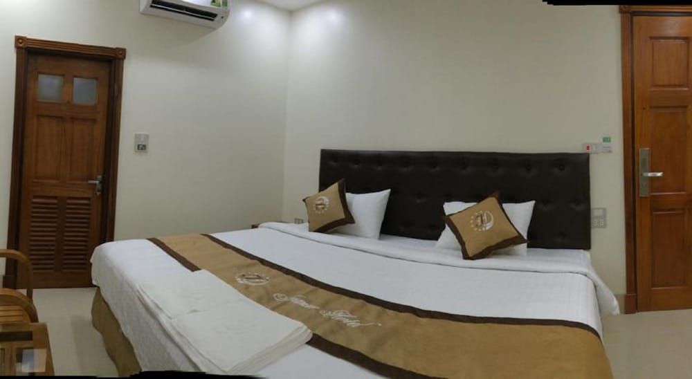 Jeanne Hotel Deluxe Twin Room