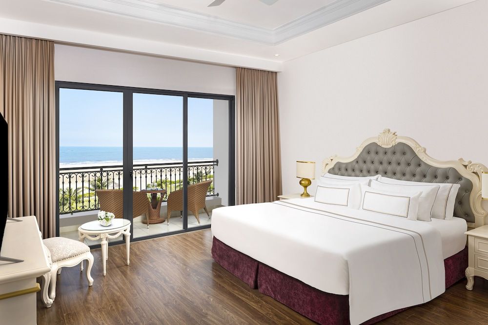 Deluxe Room, Lake View
