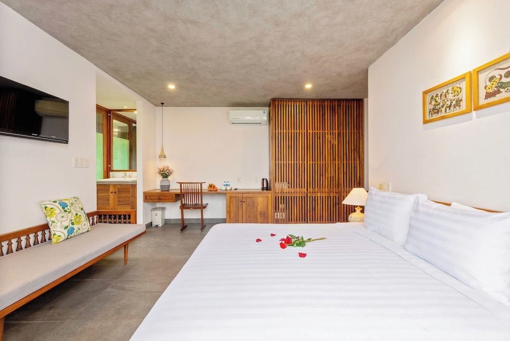 undefined Serene Riverside Hotel Hoi An 5