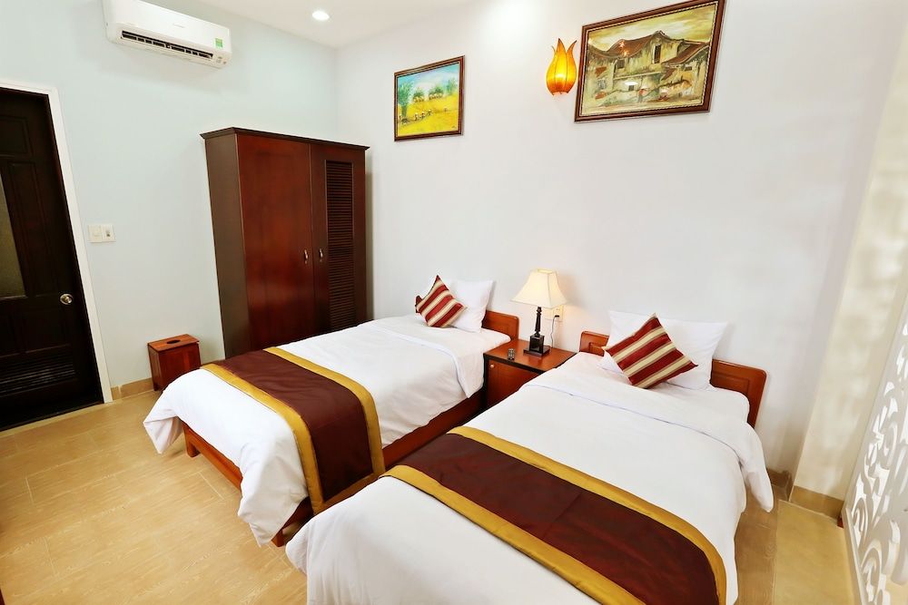 undefined Well-To-Do Villa 4