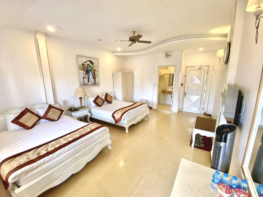 undefined Tulip Hotel