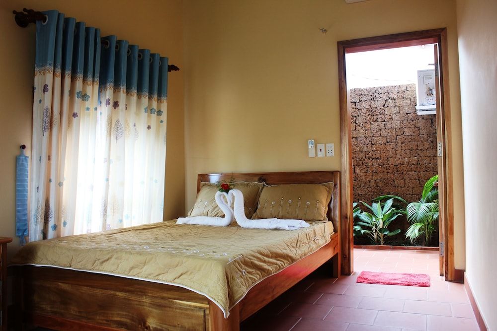 undefined Seaside Villa 6