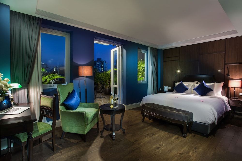 Royal Terrace Suite Room