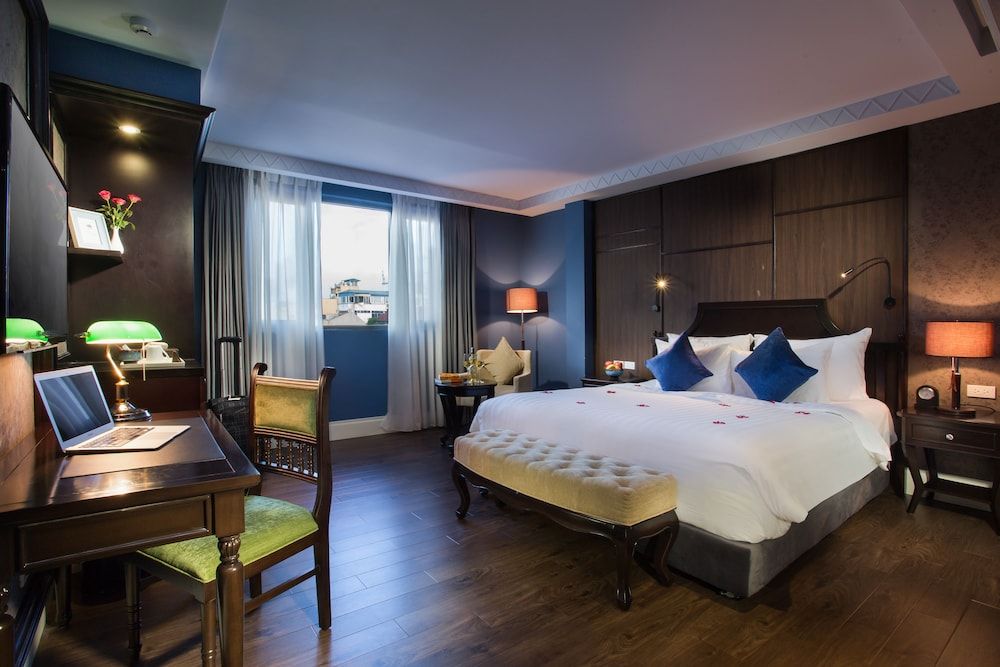 Premier Suite Old Quarter View