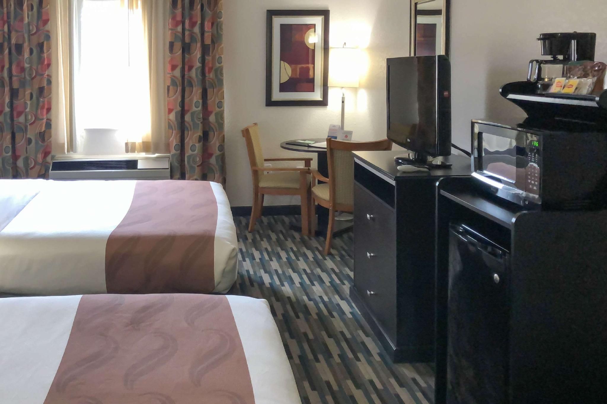 2 Queen Beds, Nonsmoking, Accessible