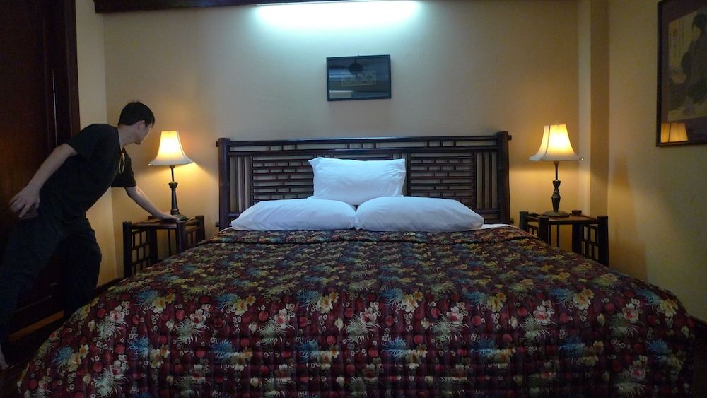 Hotel Garden Queen Deluxe Double or Twin Room, City View, Lakeside 3