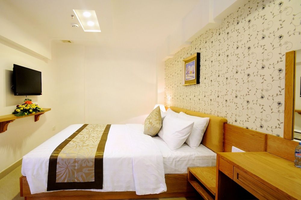 undefined Hoan Thai Hotel 5