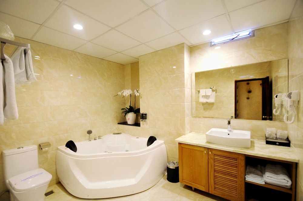 undefined Hoan Thai Hotel 3