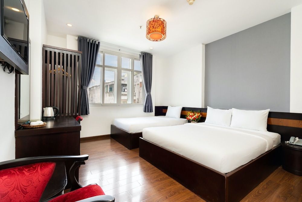 Deluxe Triple Room, City View