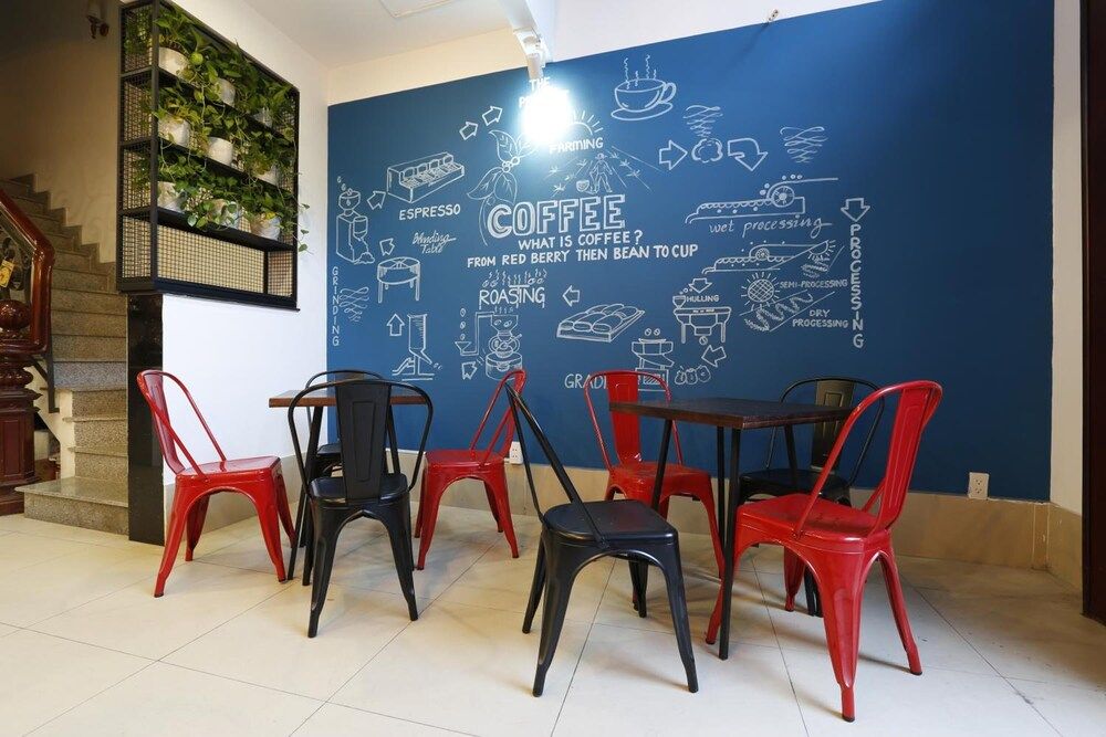 undefined The Nguyens Café DCT 6