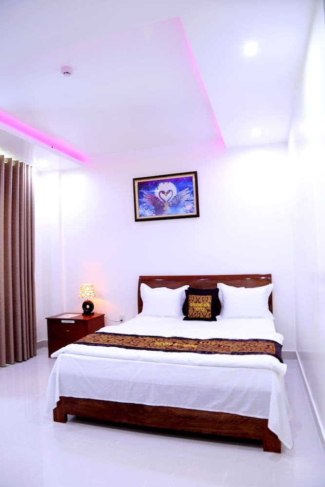 Thuong Hai Hotel Deluxe Double Room 2