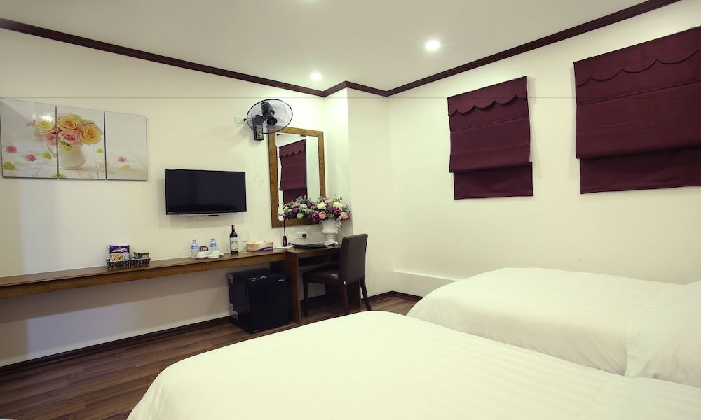 undefined West Lake Home Hotel & Spa 6