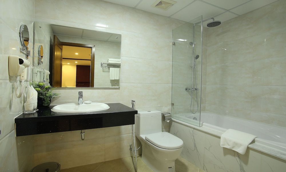 West Lake Home Hotel & Spa Standard King Room 6