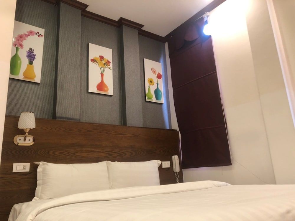 West Lake Home Hotel & Spa Standard King Room 2