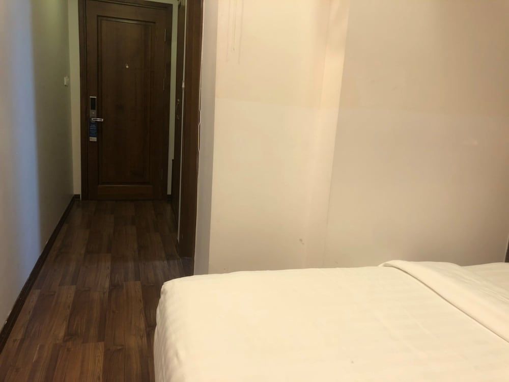 West Lake Home Hotel & Spa Standard King Room 5