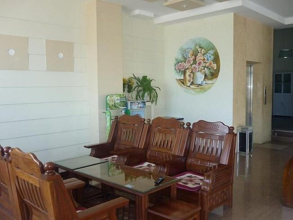 undefined Waikiki Hotel 3