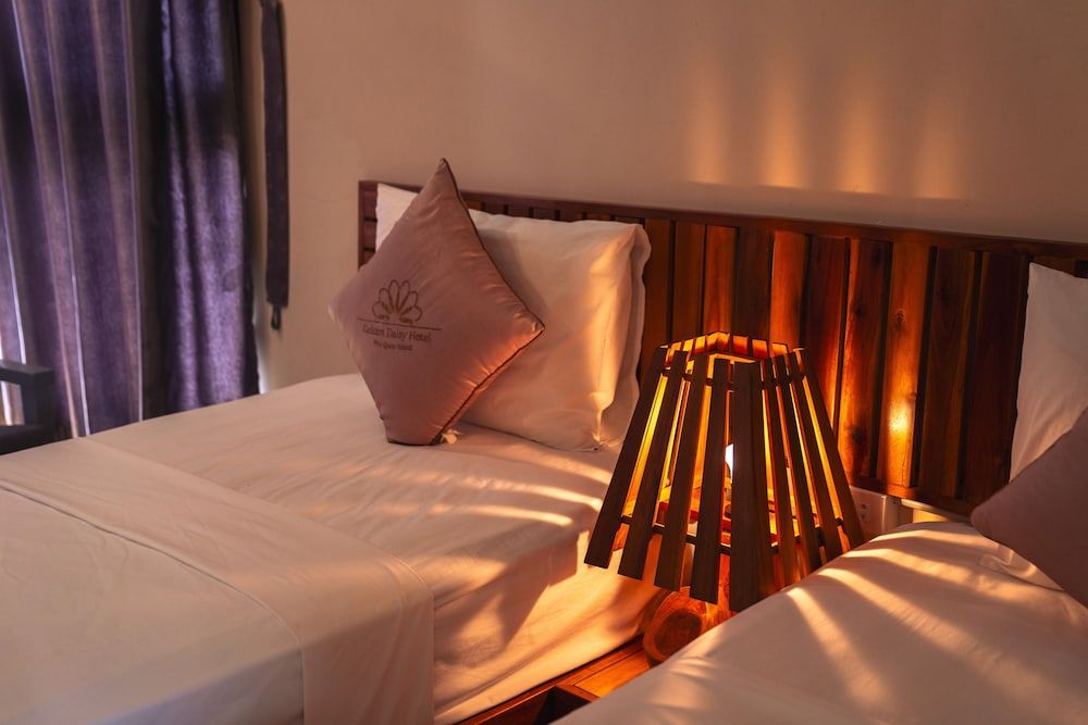 Golden Daisy Hotel Deluxe Triple Room 6