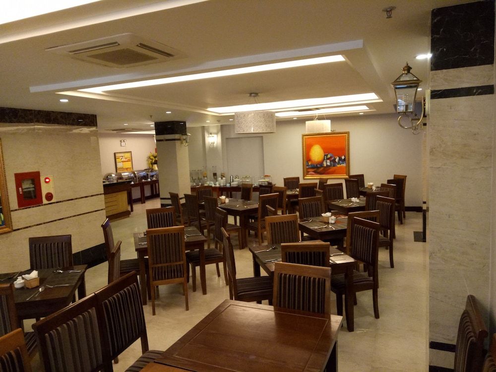 Food Court