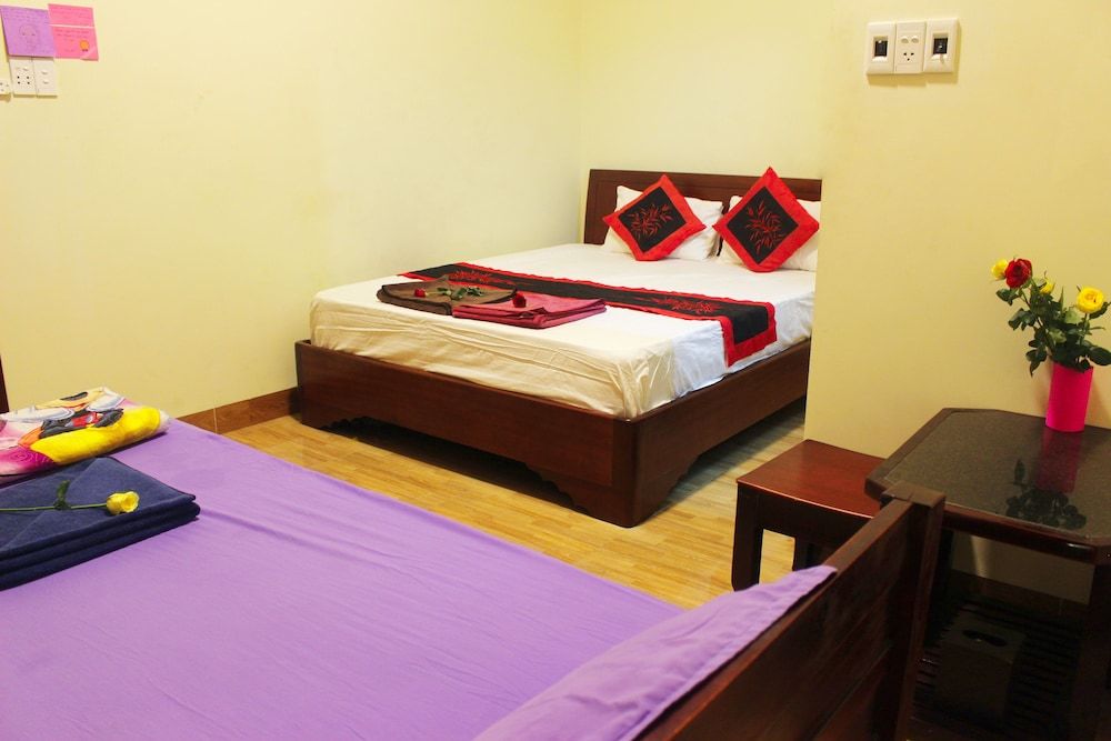 River Park Homestay and Hostel Deluxe Room, River View 6