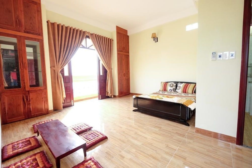 River Park Homestay and Hostel Deluxe Room, River View 8