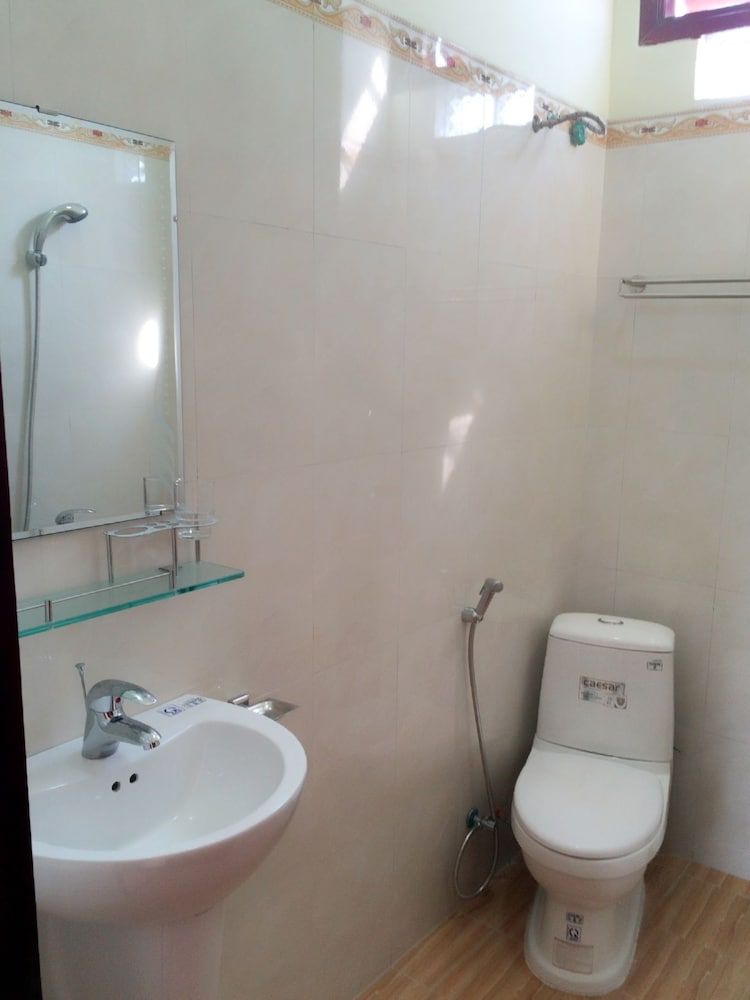 River Park Homestay and Hostel Deluxe Room, River View 9