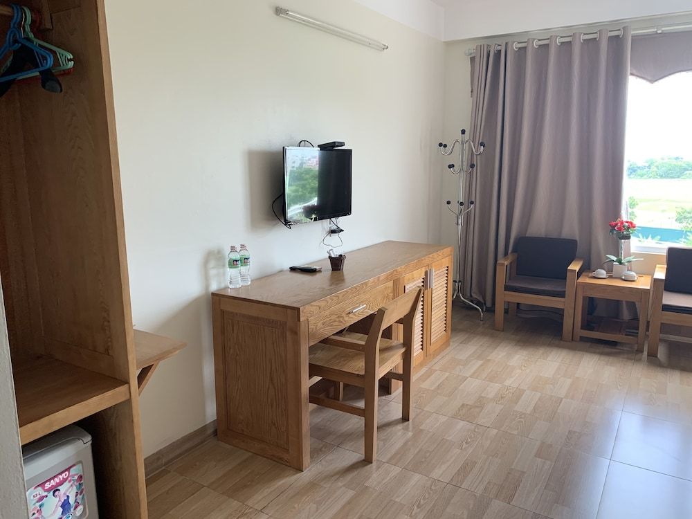 undefined Dragon Airport Hotel 8