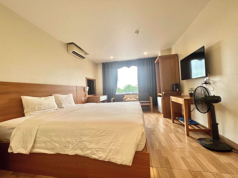Superior Double Room, City View