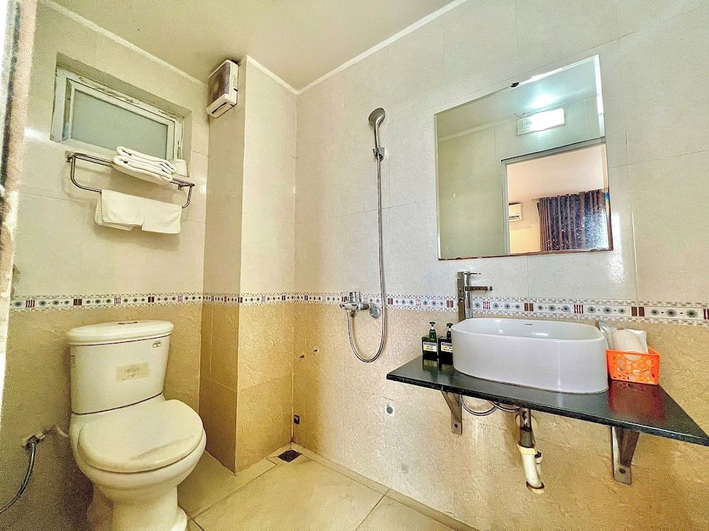 Dragon Airport Hotel Superior Double Room 3