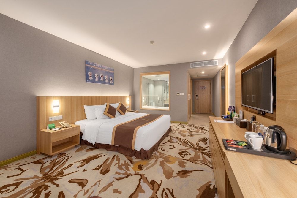 The Reed Hotel Deluxe King 4