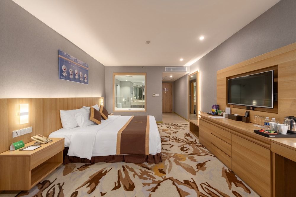 The Reed Hotel Deluxe King 2