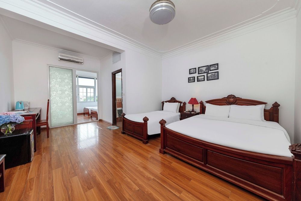 Connecting Room