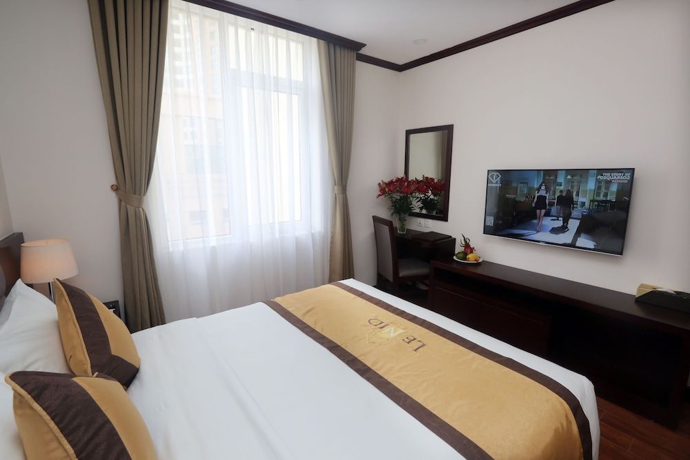 Lenid Hotel Tho Nhuom Deluxe Double with City View 2