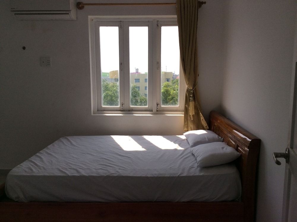 undefined Vinabooker Huynh Tan Phat 4