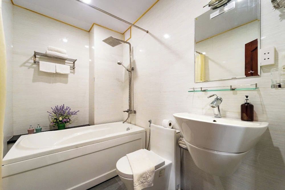 Diamond Luxury Ben Thanh Deluxe Double Room, 1 Bedroom 8