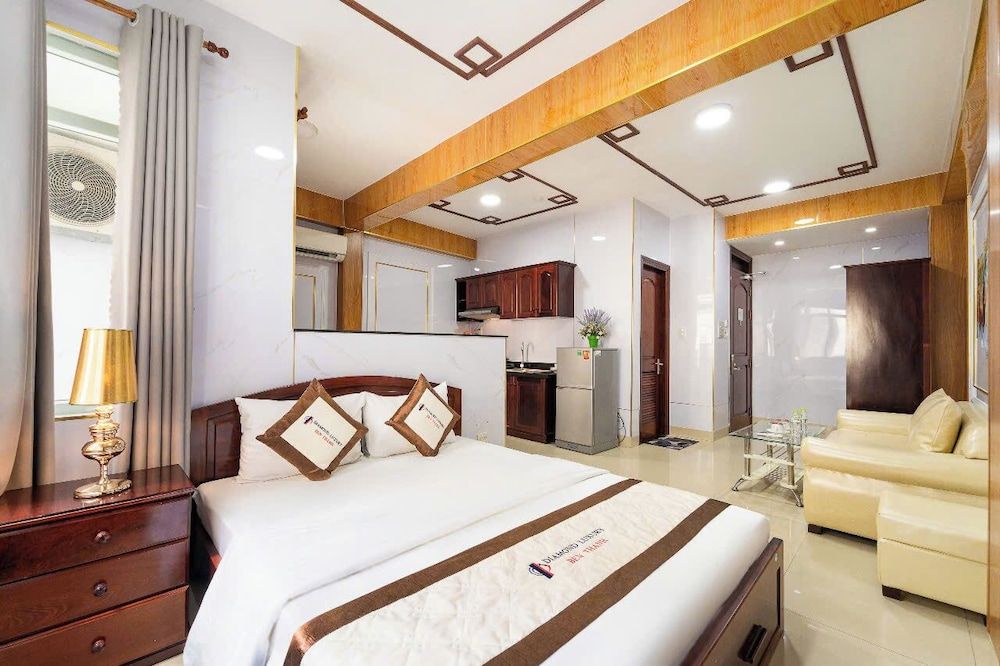 Diamond Luxury Ben Thanh Deluxe Double Room, 1 Bedroom 3