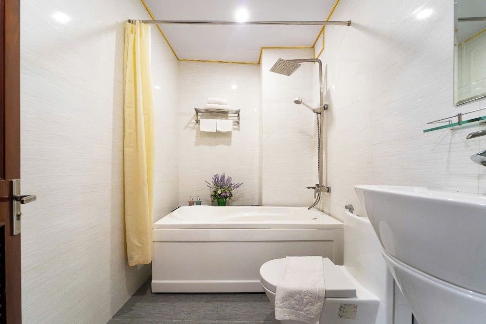 Diamond Luxury Ben Thanh Deluxe Double Room, 1 Bedroom 6